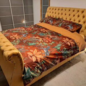 Chesterfield Swan Bed